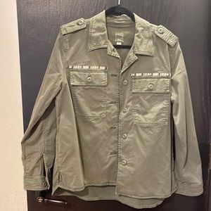 Gap army green shirt jacket with cute pocket detail - Like new condition
